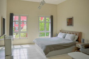 Cozy studio near Metro